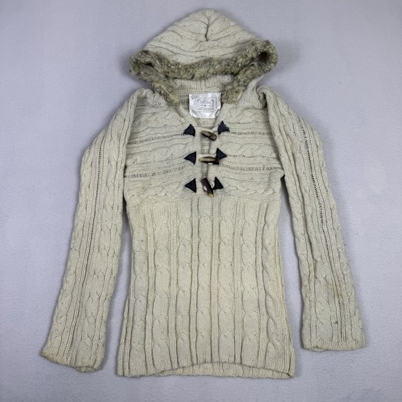 Old Navy Sweaters - Vintage Old Navy Women M Cream Cable Knit Toggle Hoodie Faux‎ Fur Trim